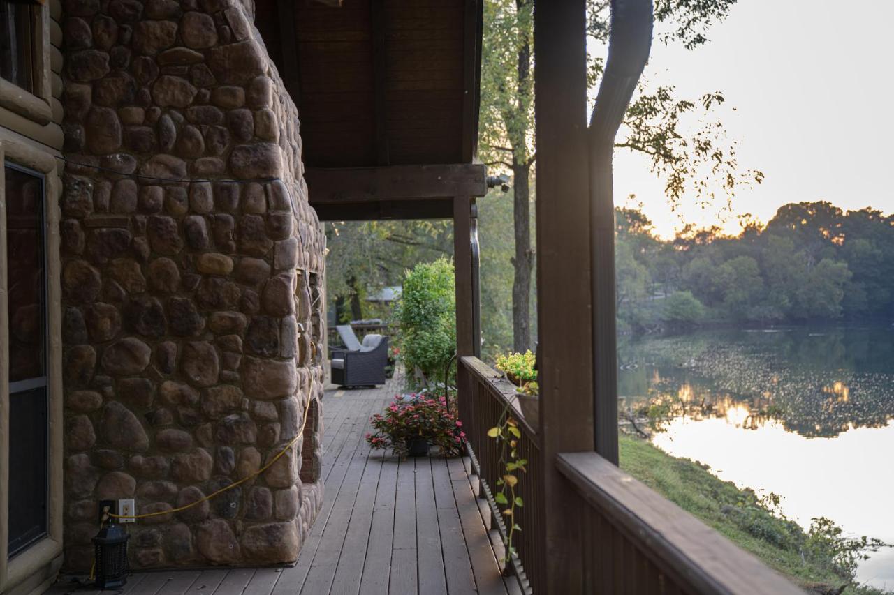 River Wellness Lodge Kingston Exterior foto